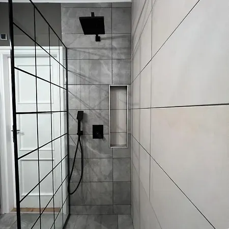 Admiral Downtown 2 Apartmán